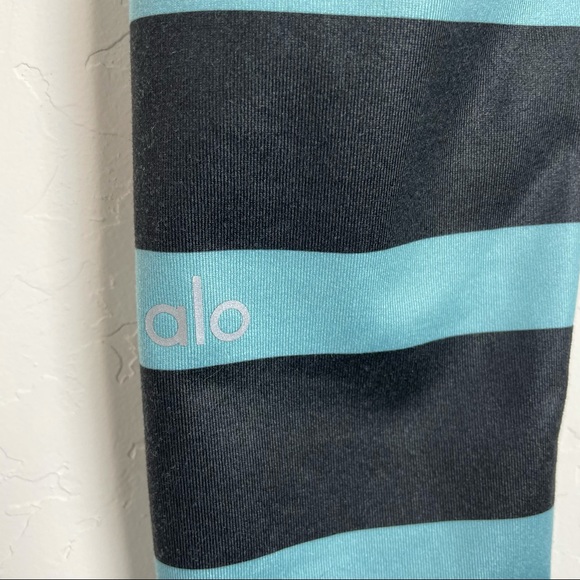 Alo Yoga Airbrush Gradient Leggings in Green Evermint Size XS - Picture 15 of 16